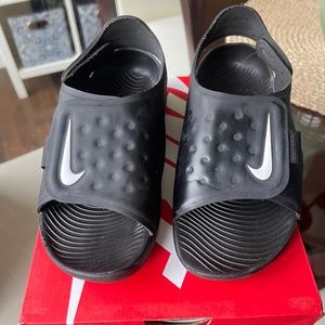 Nike sun Ray adjust 5 size 1Y